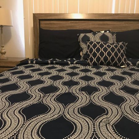 1 Bedroom / 1 Bath . Private Apt. Free Wifi, Interent & Parking Sinajana Extérieur photo